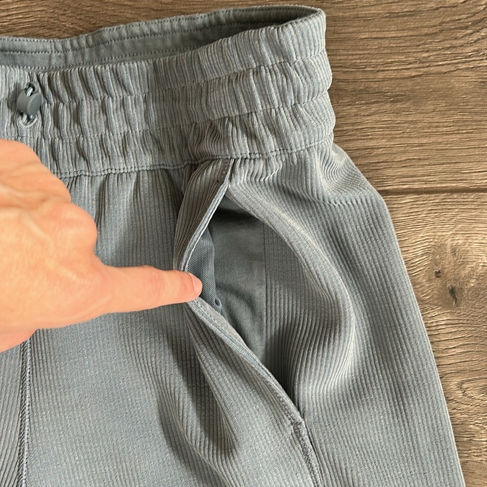 Lululemon Ribbed Softstreme Mid-Rise Pants Size 6 - Picture 3 of 8
